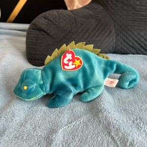 Retired 1997 vintage Iggy the iguana Ty beanie baby collectible